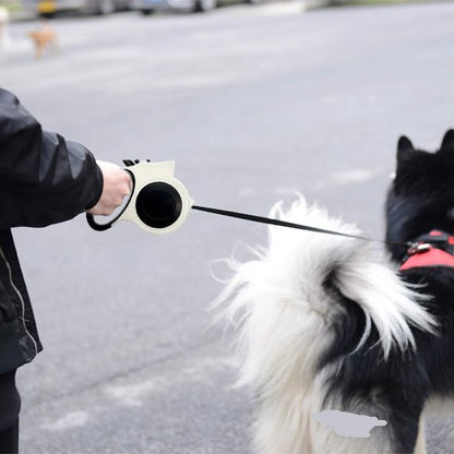 mignon-chien-avec-sa-laisse-pour-chien